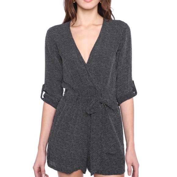 Grey and white dot romper - Picture 1 of 4